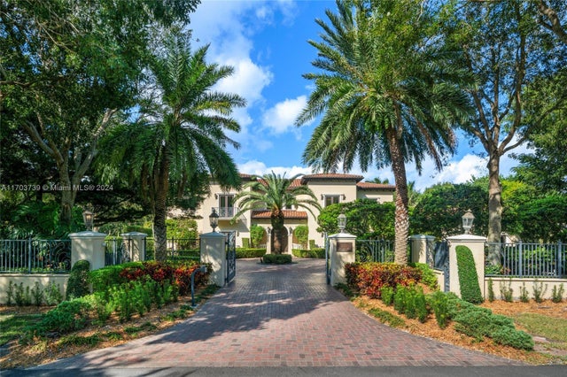 1 of 60 - 5935 Moss Ranch Rd, Pinecrest, FL