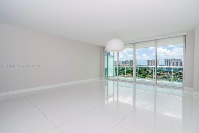 5 of 30 - 400 Sunny Isles Blvd 919, Sunny Isles Beach, FL
