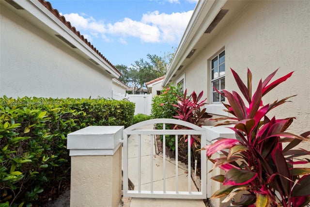 2 of 34 - 955 Azure Lane, Weston, FL