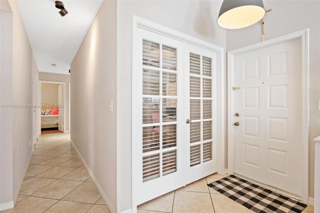 4 of 34 - 955 Azure Lane, Weston, FL