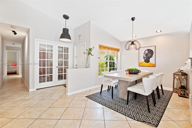 5 of 34 - 955 Azure Lane, Weston, FL