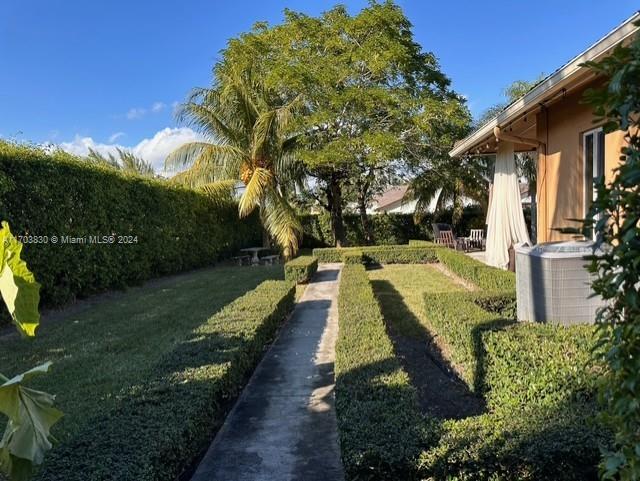 4 of 30 - 10601 Sw 128th St, Miami, FL