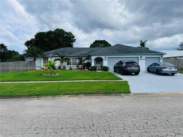 2 of 22 - 509 Ne Solida Cir, Port St Lucie, FL