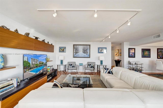 3 of 73 - 1901 N Ocean Blvd 8b, Fort Lauderdale, FL