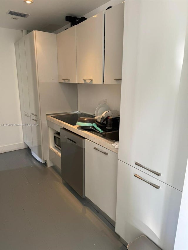 4 of 8 - 600 15th St 2, Miami Beach, FL