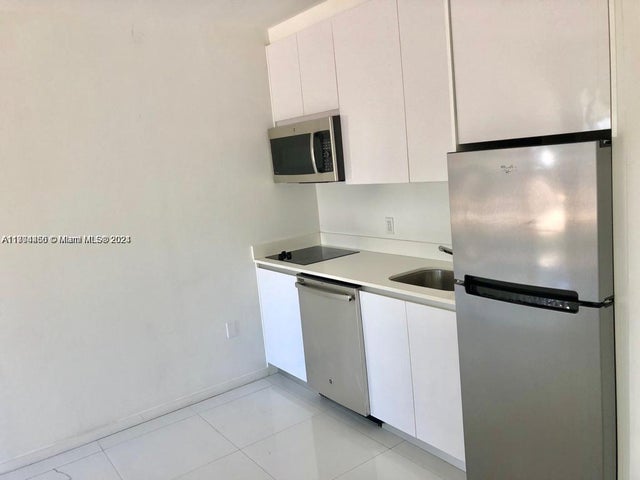 5 of 11 - 801 15th St 107, Miami Beach, FL