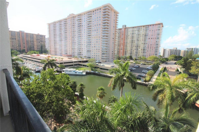 2 of 26 - 17150 N Bay Rd 2612, Sunny Isles Beach, FL