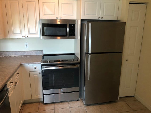 4 of 26 - 17150 N Bay Rd 2612, Sunny Isles Beach, FL