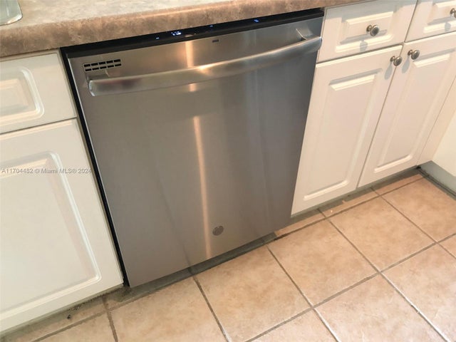 5 of 26 - 17150 N Bay Rd 2612, Sunny Isles Beach, FL