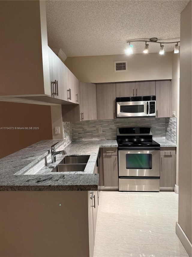 5 of 29 - 17150 N Bay Rd 2102, Sunny Isles Beach, FL