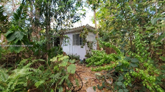1 of 11 - 2315 Grant St, Hollywood, FL