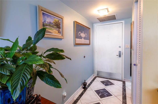 3 of 35 - 6767 Collins Ave 1409, Miami Beach, FL