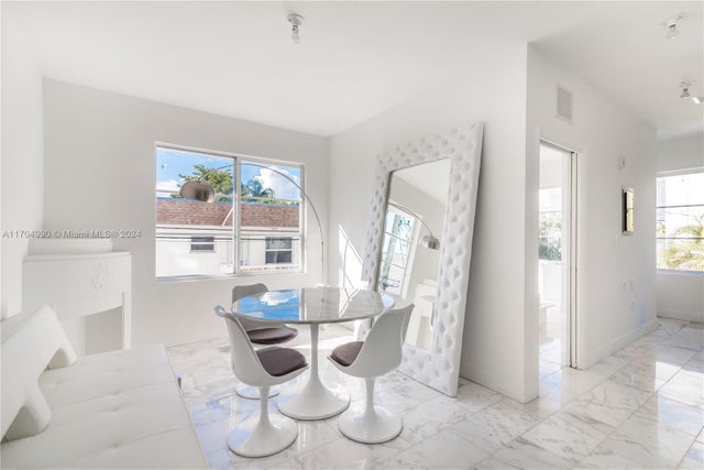 2 of 8 - 922 Jefferson Ave 12, Miami Beach, FL