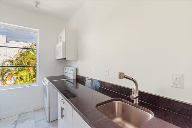 5 of 8 - 922 Jefferson Ave 12, Miami Beach, FL