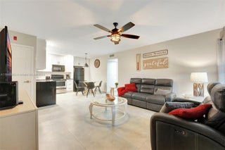 Photo of Listing #A11696863