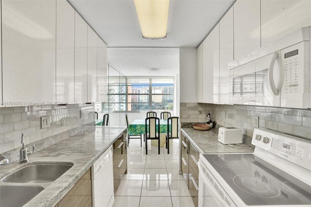3 of 33 - 251 174th St 415, Sunny Isles Beach, FL