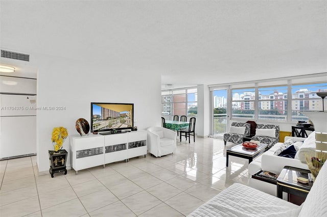 5 of 33 - 251 174th St 415, Sunny Isles Beach, FL