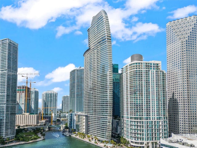 1 of 32 - 300 Biscayne Blvd Way 3708, Miami, FL