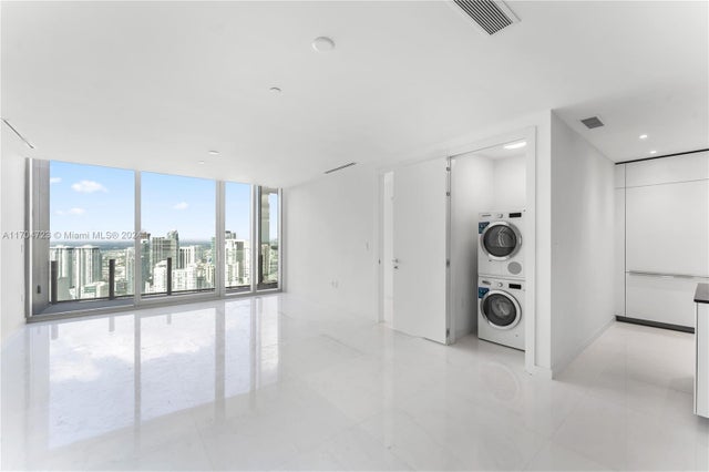 3 of 42 - 300 Biscayne Blvd Way 5209, Miami, FL