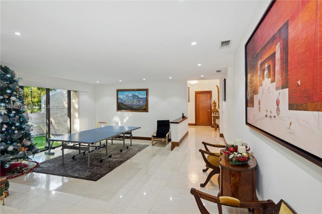 3 of 19 - 7001 Robles St, Coral Gables, FL