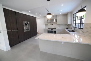 Photo of Listing #A11700689