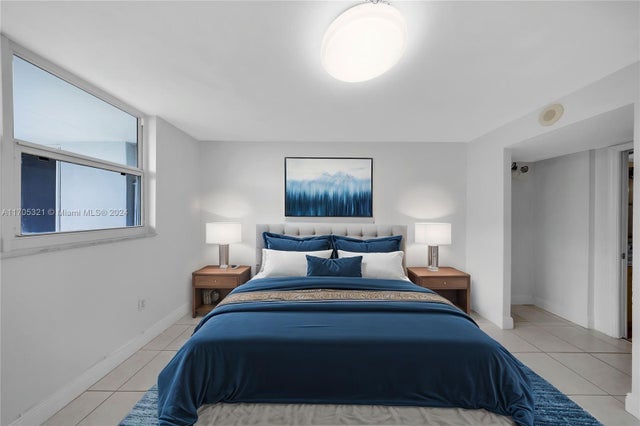 2 of 31 - 465 Ocean Dr 507, Miami Beach, FL