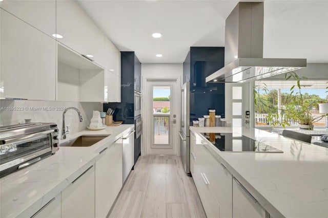 4 of 65 - 2866 Ne 30th St 19, Fort Lauderdale, FL
