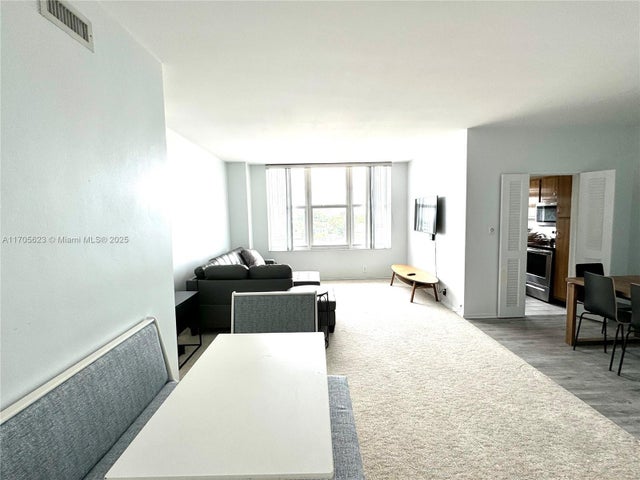 2 of 26 - 4747 Collins Ave 503, Miami Beach, FL