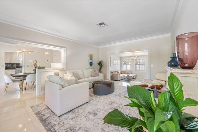 2 of 34 - 5371 N Bay Rd, Miami Beach, FL