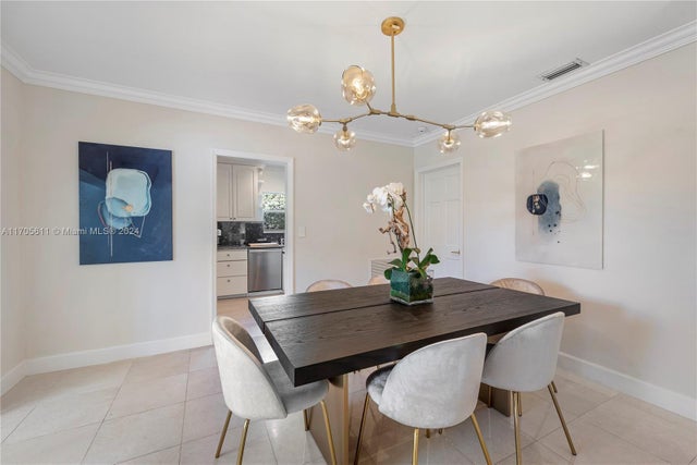 3 of 34 - 5371 N Bay Rd, Miami Beach, FL
