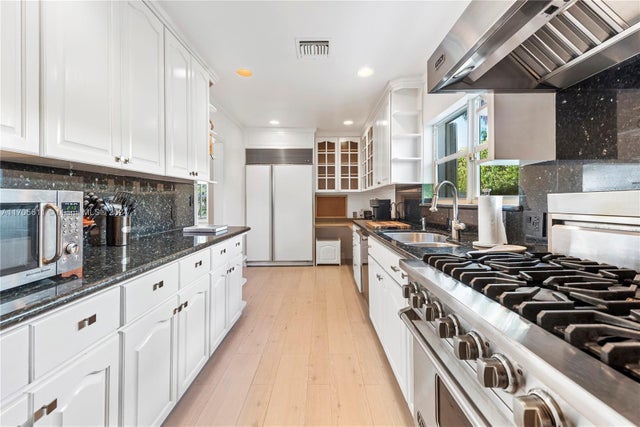 5 of 34 - 5371 N Bay Rd, Miami Beach, FL