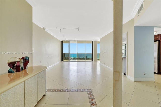 3 of 78 - 20281 E Country Club Dr 2104, Aventura, FL