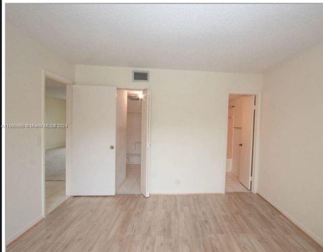 4 of 9 - 154 Lake Meryl Dr 254, West Palm Beach, FL