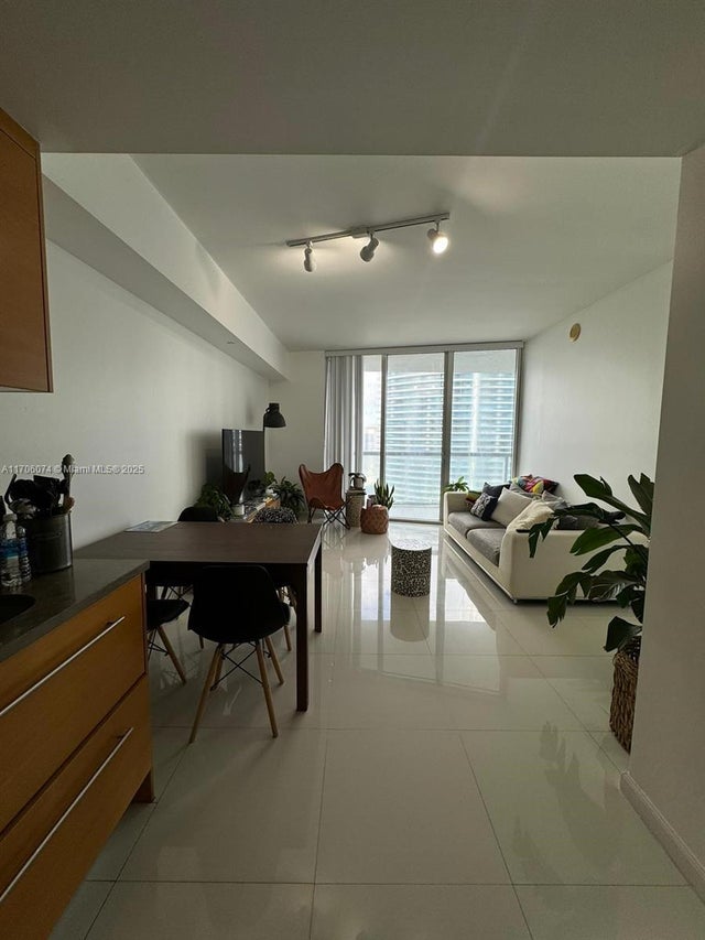 1 of 19 - 465 Brickell Ave 4004, Miami, FL