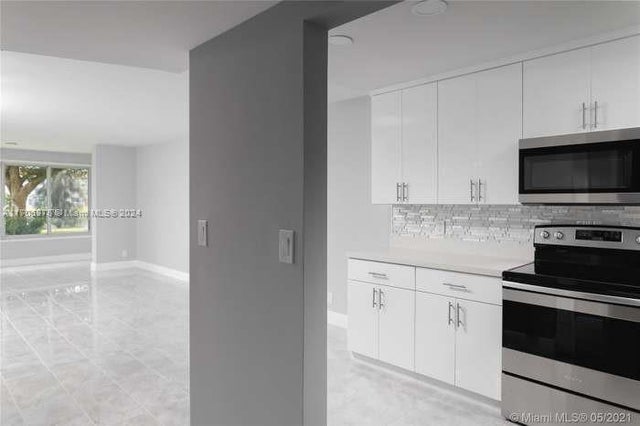 3 of 16 - 2700 W Sunrise Lakes Dr 103, Sunrise, FL