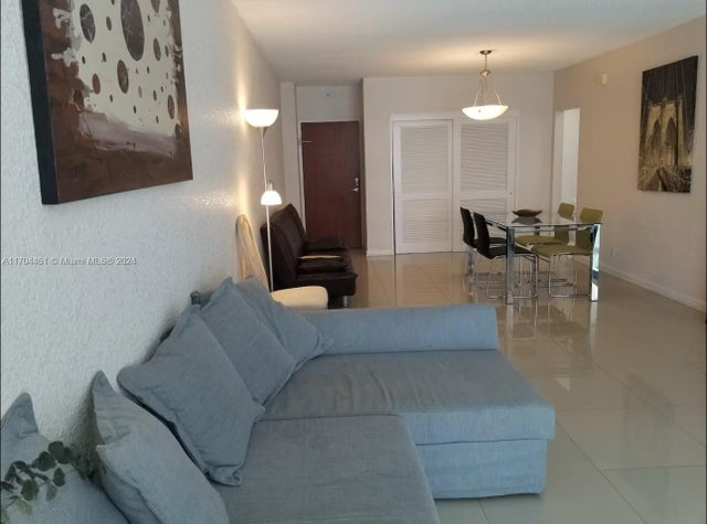 4 of 25 - 4001 S Ocean Dr 4d, Hollywood, FL