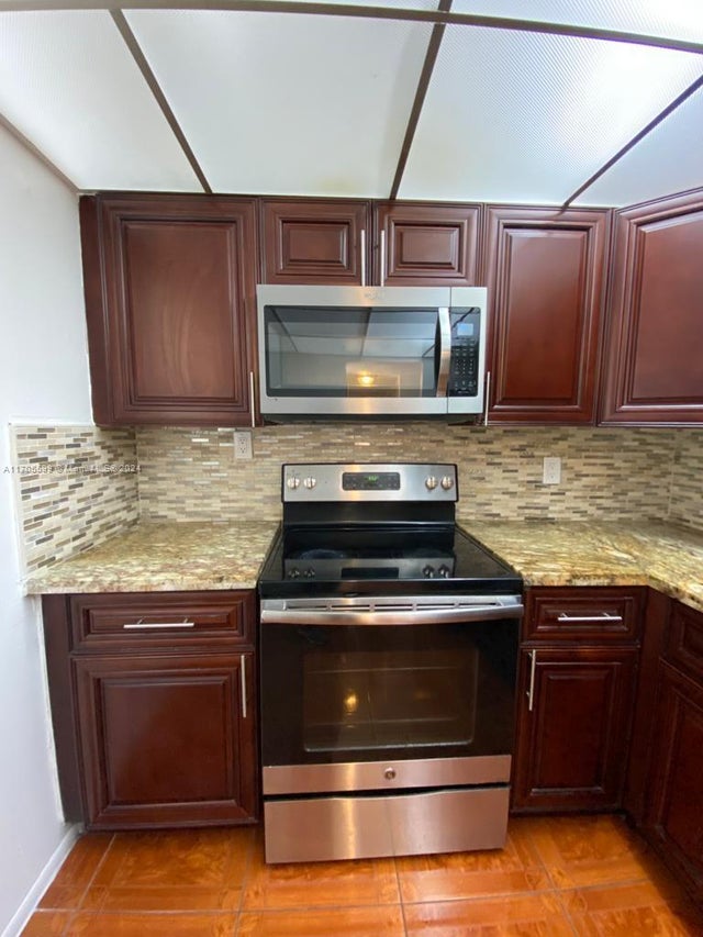 3 of 14 - 15600 Nw 7th Ave 520, Miami, FL