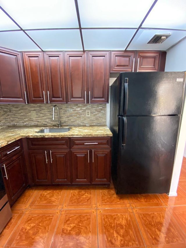 4 of 14 - 15600 Nw 7th Ave 520, Miami, FL