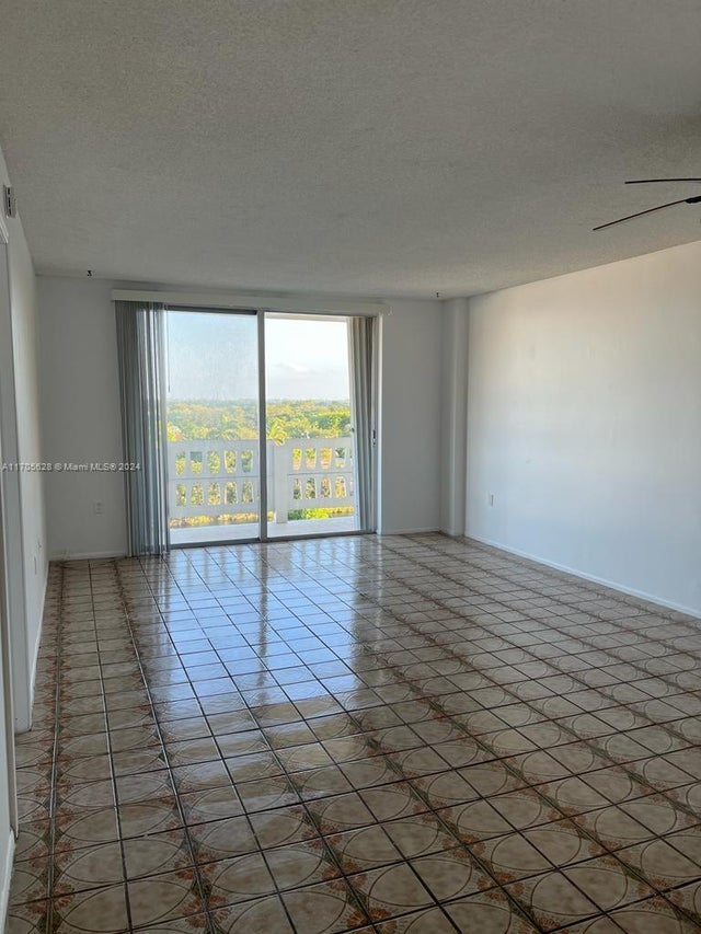 1 of 11 - 15600 Nw 7th Ave 821, Miami, FL