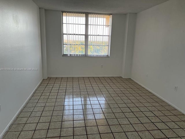 4 of 11 - 15600 Nw 7th Ave 821, Miami, FL