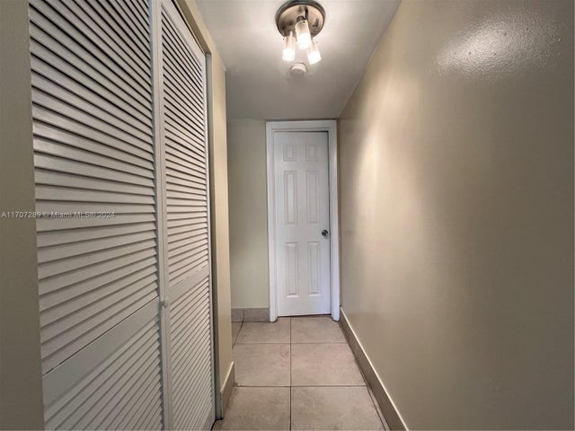 5 of 13 - 3700 Nw 21st St 304, Lauderdale Lakes, FL