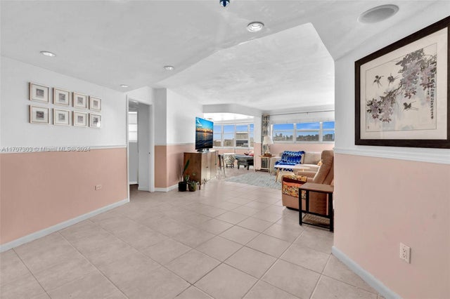 5 of 58 - 1881 Washington Ave 16h, Miami Beach, FL