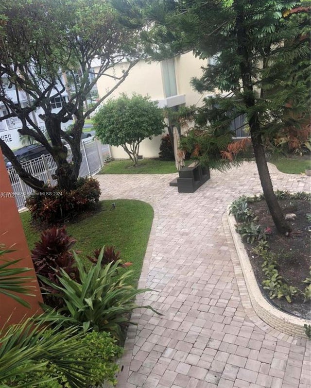 4 of 19 - 10210 Collins Ave 306, Bal Harbour, FL