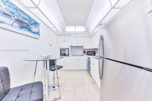 4 of 14 - 4001 S Ocean Dr 16k, Hollywood, FL