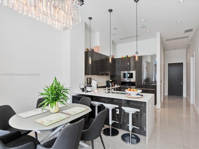 2 of 23 - 3250 Ne 188th St 102, Aventura, FL