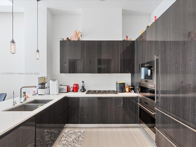 5 of 23 - 3250 Ne 188th St 102, Aventura, FL
