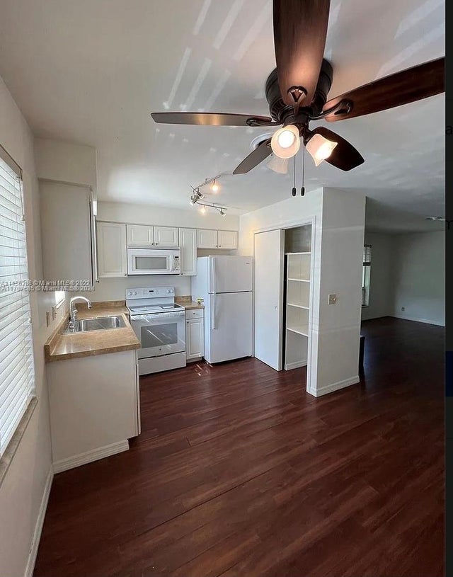 1 of 20 - 3600 Jackson St 8, Hollywood, FL