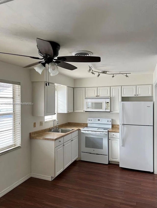 3 of 20 - 3600 Jackson St 8, Hollywood, FL