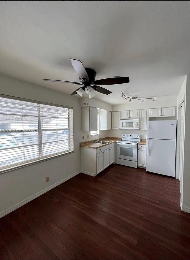 4 of 20 - 3600 Jackson St 8, Hollywood, FL