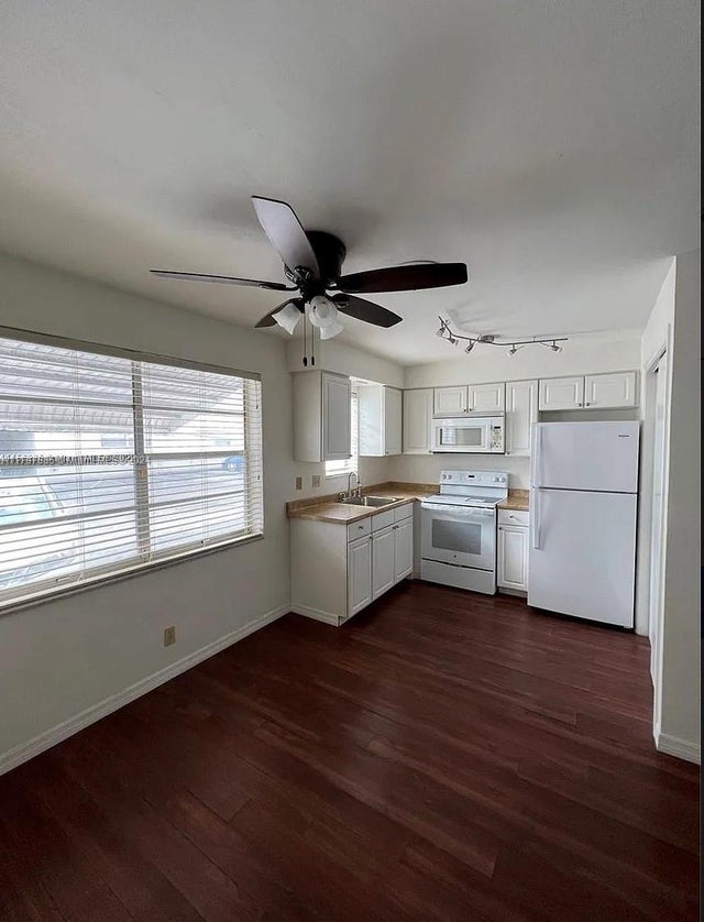 5 of 20 - 3600 Jackson St 8, Hollywood, FL